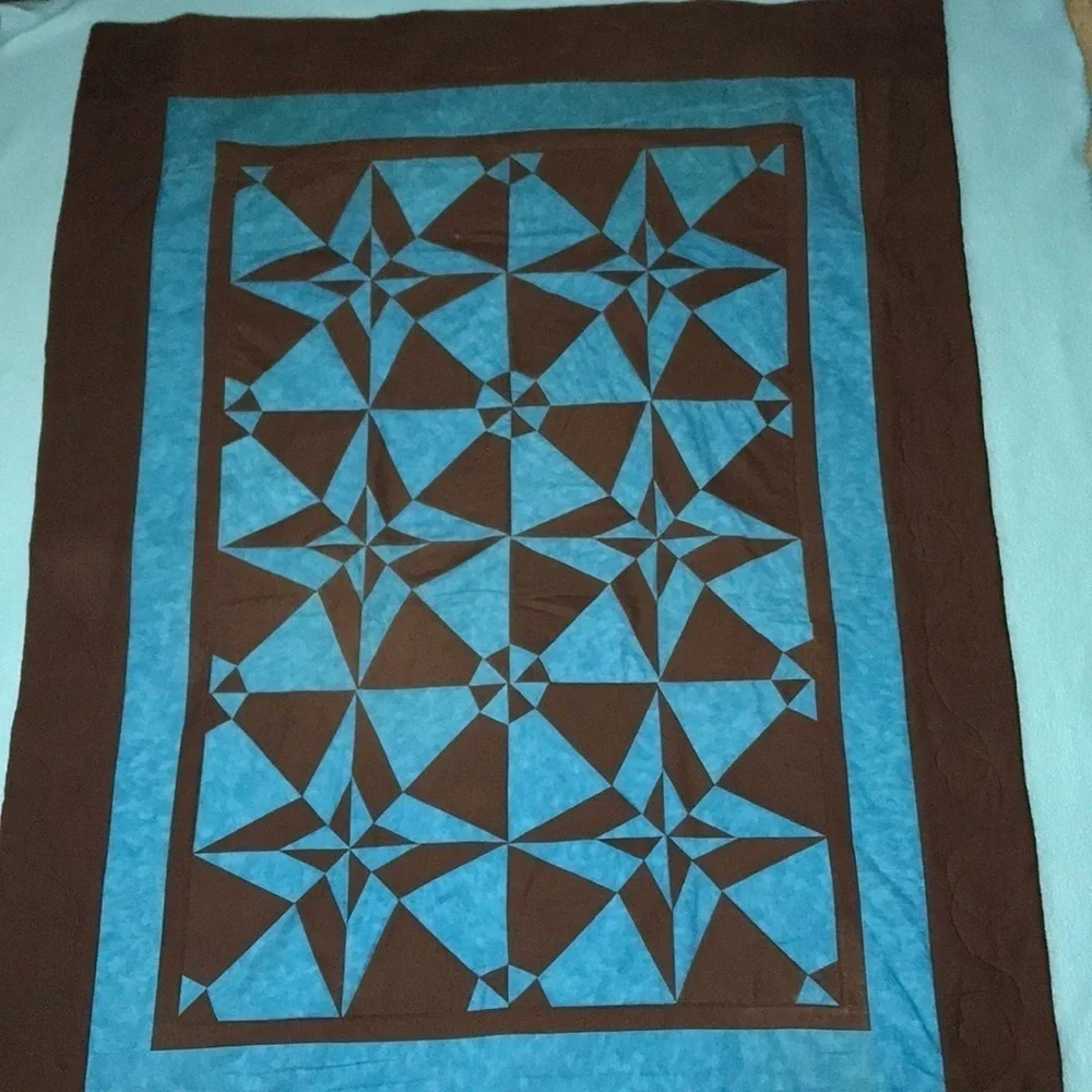 QUILT- Hand made lap size 🎄Host pick🎄